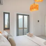 Vila Sunrise Poem Estate - 16 People Capacity Dhragoulas